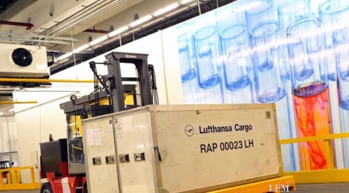Pharmafracht Corona-Impfstoff: Luftfahrt macht sich bereit Lufthansa Cargo am Flughafen Frankfurt