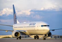 United Airlines kehrt nach New York JFK zurück United Airlines Boeing 737 auf dem Taxiway
