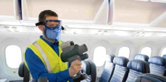 United Airlines - Desinfektion in der Kabine durch elektrostatisches Sprayen