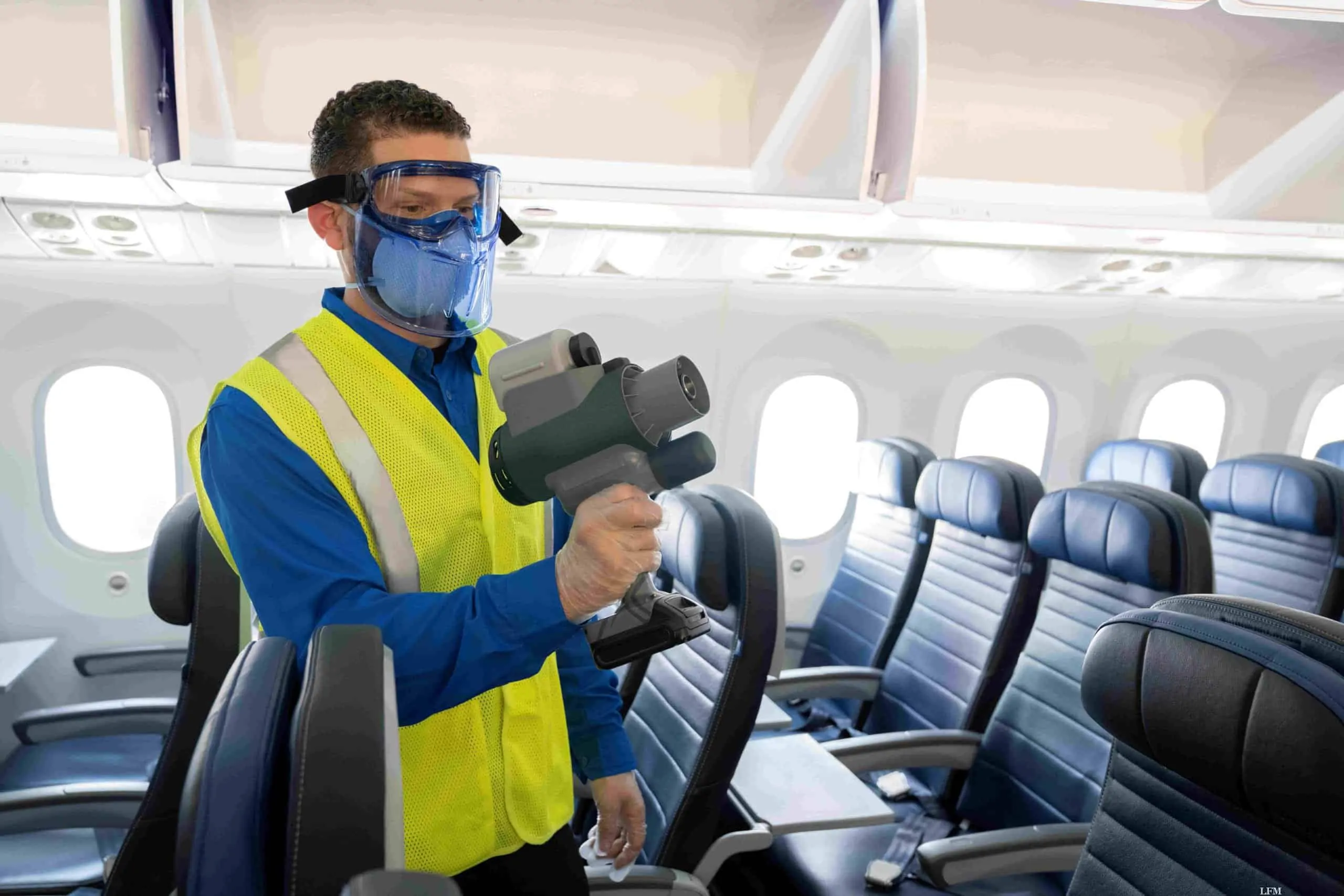 United Airlines - Desinfektion in der Kabine durch elektrostatisches Sprayen
