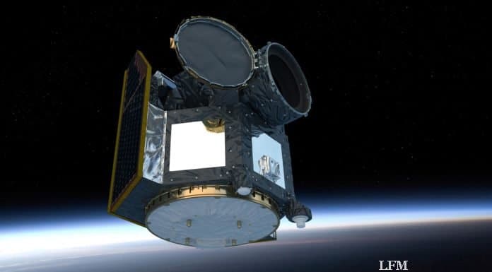Weltraumteleskop CHEOPS misst ungewöhnlichen Riesenplaneten ESA-Weltraumteleskop CHEOPS in sonnensynchroner Erdumlaufbahn