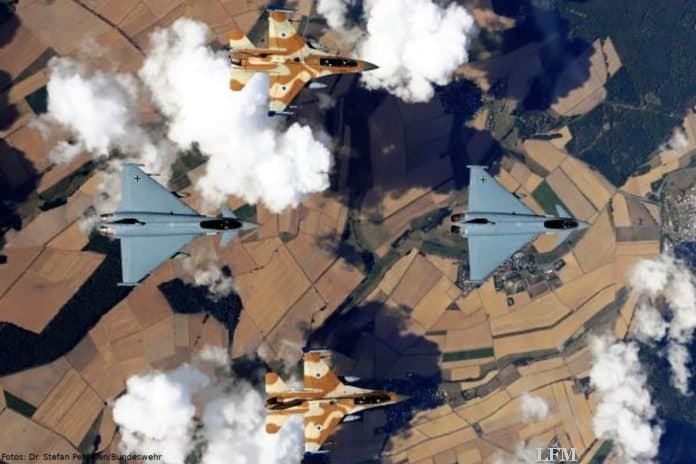 Bundeswehr Eurofighter und F-16 Israels über Deutschland
