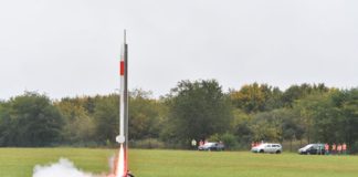 Start ei­ner Ra­ke­te mit Can­Sats an Bord