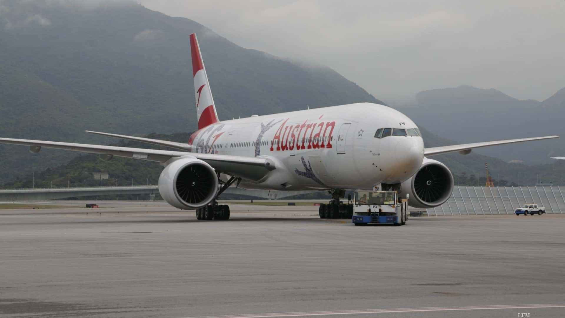 Austrian Airlines B777 OELPF