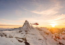 Helikopterunternehmen: Überregulierung ist die Pandemie der Luftfahrt AS 350 B3 "Écureuil" (Airbus Helicopters H125) von Air Zermatt (Reg. HB-ZVS) am Matterhorn