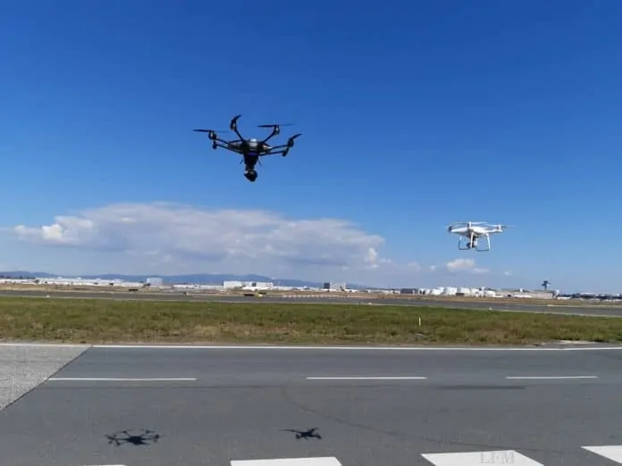 Schwarmaufstieg Yuneec- und DJI-Drohne Frankfurt Vorfeld