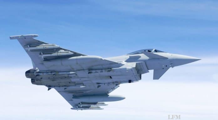 Schweiz erhält Angebot für Kauf neuer Eurofighter Kampfflugzeug des Typs Eurofighter