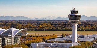 Flughafen mit Alpenpanorama