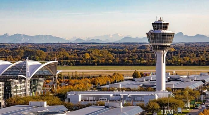 Flughafen München erhält Innovationspreis für Mobilität Flughafen mit Alpenpanorama