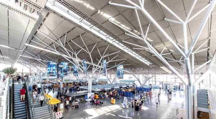 Flughafen Stuttgart bietet wieder Coronatests Flughafen Stuttgart bietet wieder Coronatests