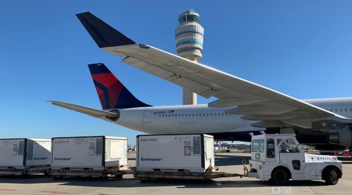 Delta verteilt COVID-19 Impfstoff weltweit Delta Cargo