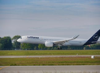 Lufthansa A350 Take Off auf dem Runway