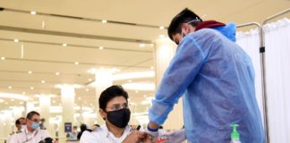 Emirates COVID-19-Impfung eines Piloten