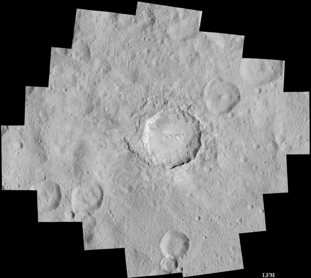 Krater Haulani auf Ceres