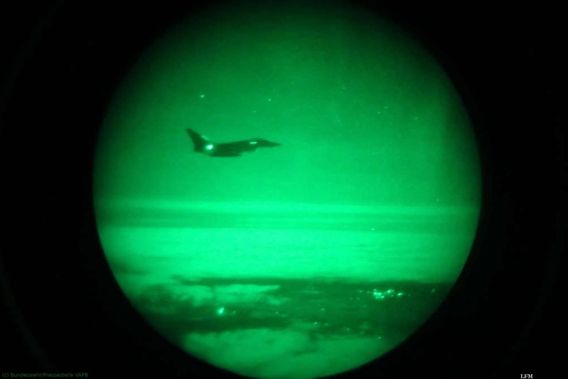 Blick durch den Restlichtverstärker eines Piloten