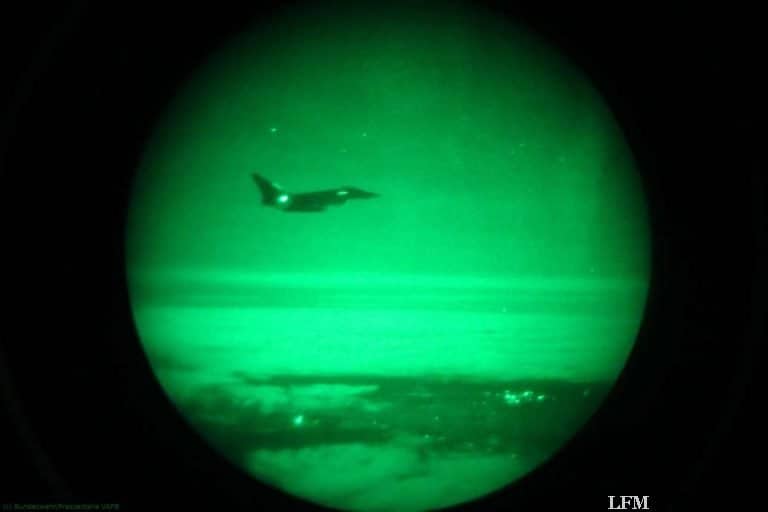 Blick durch den Restlichtverstärker eines Piloten