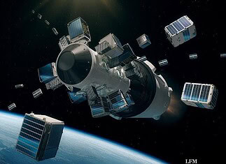 Aussetzen der Kleinsatelliten im Weltall