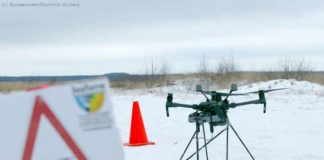 Drohne sucht für das Bundeswehr-Dienstleistungszentrum (BwDLZ) Leer nach Blindgängern