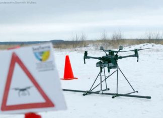 Drohne sucht für das Bundeswehr-Dienstleistungszentrum (BwDLZ) Leer nach Blindgängern