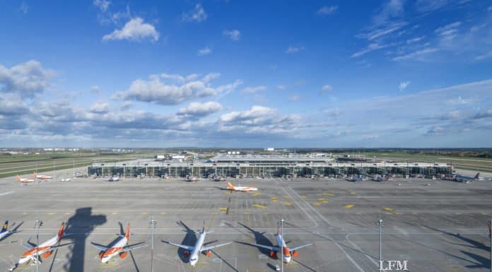 Flughafen BER: Résumé nach 100 Tagen Flughafen BER: Flugverkehr am Mainpier