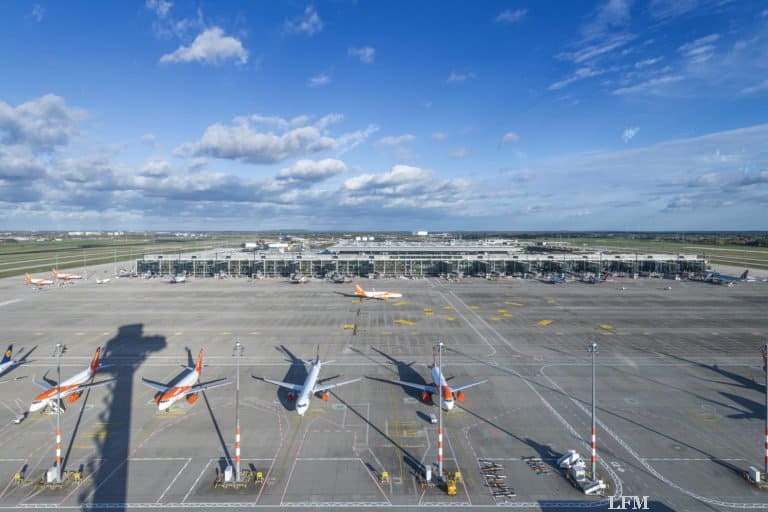 Flughafen BER: Flugverkehr am Mainpier