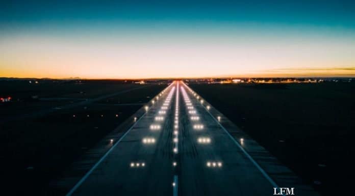 Wizz Air: Ab Flughafen Memmingen nonstop nach Sarajevo Befeuerung am Flughafen Memmingen