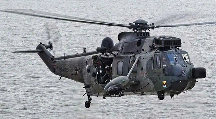 Sea King der Marine rettet Kind bei extremer Wetterlage Mehrzweckhubschrauber vom Typ Sea King