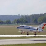 Die Falcon hebt ab: Das DLR-Forschungsflugzeug Falcon 20E startet in Oberpfaffenhofen zu einer wissenschaftlichen Mission.