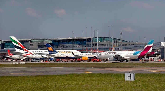 Flughafen Hamburg erhöht Corona-Testkapazitäten um Drive-Through-Test Flughafen Hamburg Apron