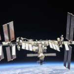 ISS im Oktober 2018: Die Internationale Raumstation ISS ist ein einzigartiges Labor für Experimente, die in keiner wissenschaftlichen Einrichtung auf der Erde durchgeführt werden können. Die Plasma-Experimente gehören zu den erfolgreichsten Forschungsprojekten an Bord der ISS und sind seit dem Beginn 2001 dabei. Das Plasmakristall-Labor PK-4 befindet sich im europäischen Forschungsmodul Columbus.