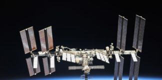 ISS im Oktober 2018: Die Internationale Raumstation ISS ist ein einzigartiges Labor für Experimente, die in keiner wissenschaftlichen Einrichtung auf der Erde durchgeführt werden können. Die Plasma-Experimente gehören zu den erfolgreichsten Forschungsprojekten an Bord der ISS und sind seit dem Beginn 2001 dabei. Das Plasmakristall-Labor PK-4 befindet sich im europäischen Forschungsmodul Columbus.