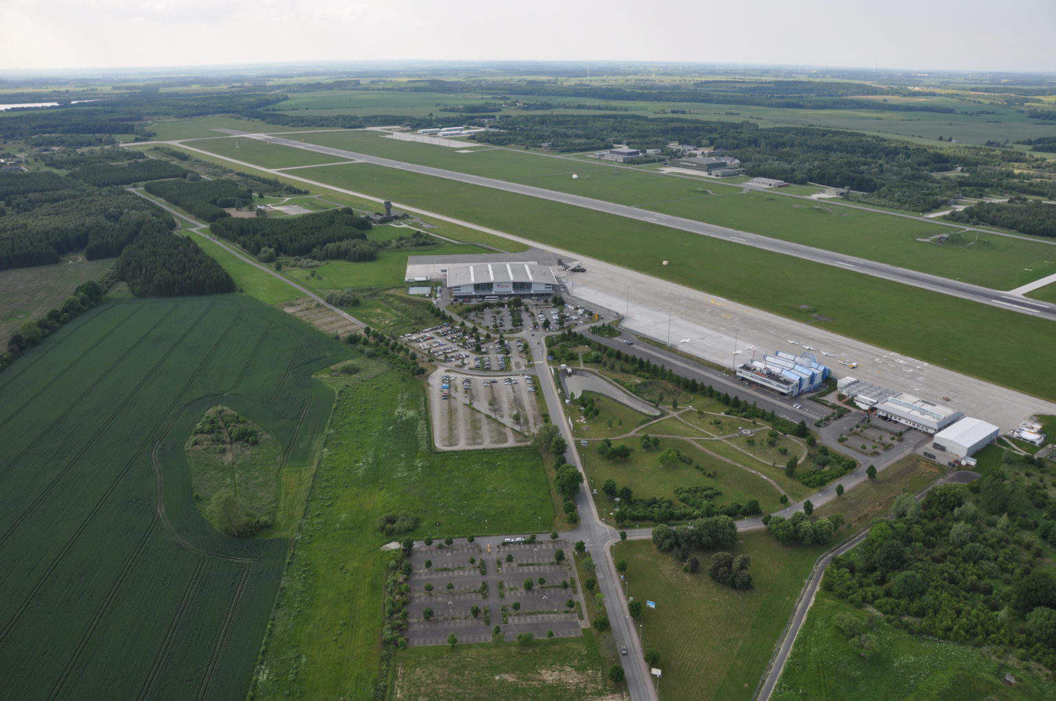 Flughafen RostockLaage wird zum „Green Airport“ Luftfahrtmagazin