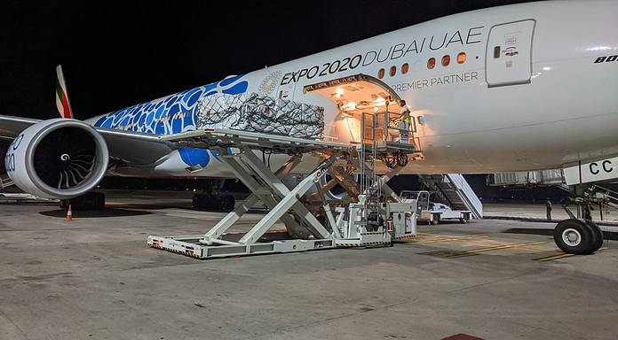 Emirates startet Luftbrücke nach Indien für Hilfsgüter Emirates startet Luftbrücke nach Indien für den Transport dringend benötigter Hilfsgüter