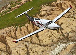 Pilatus PC-12NG fliegt in der Nähe von Mount Rushmore, Rapid City, South Dakota