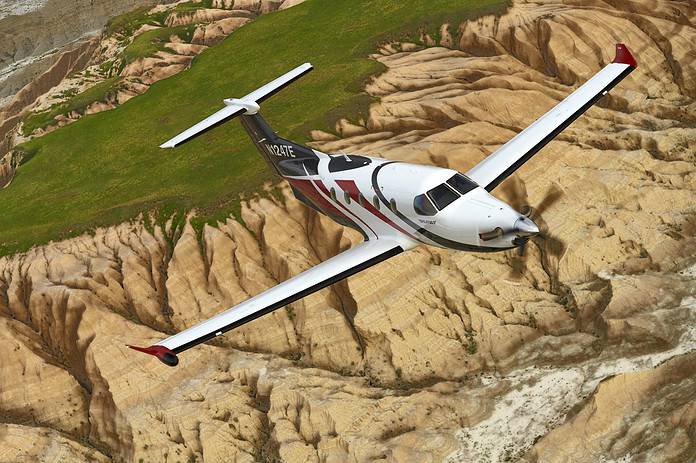 Pilatus PC-12NG fliegt in der Nähe von Mount Rushmore, Rapid City, South Dakota