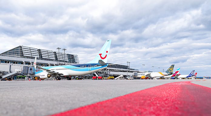 Flughafen Stuttgart fährt Verlust von 96,9 Mio. Euro ein Vorfeld am Flughafen Stuttgart