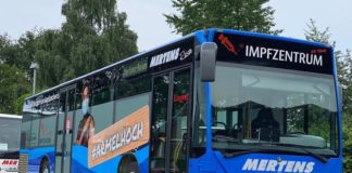 Impfbus am Flughafen Paderborn/Lippstadt