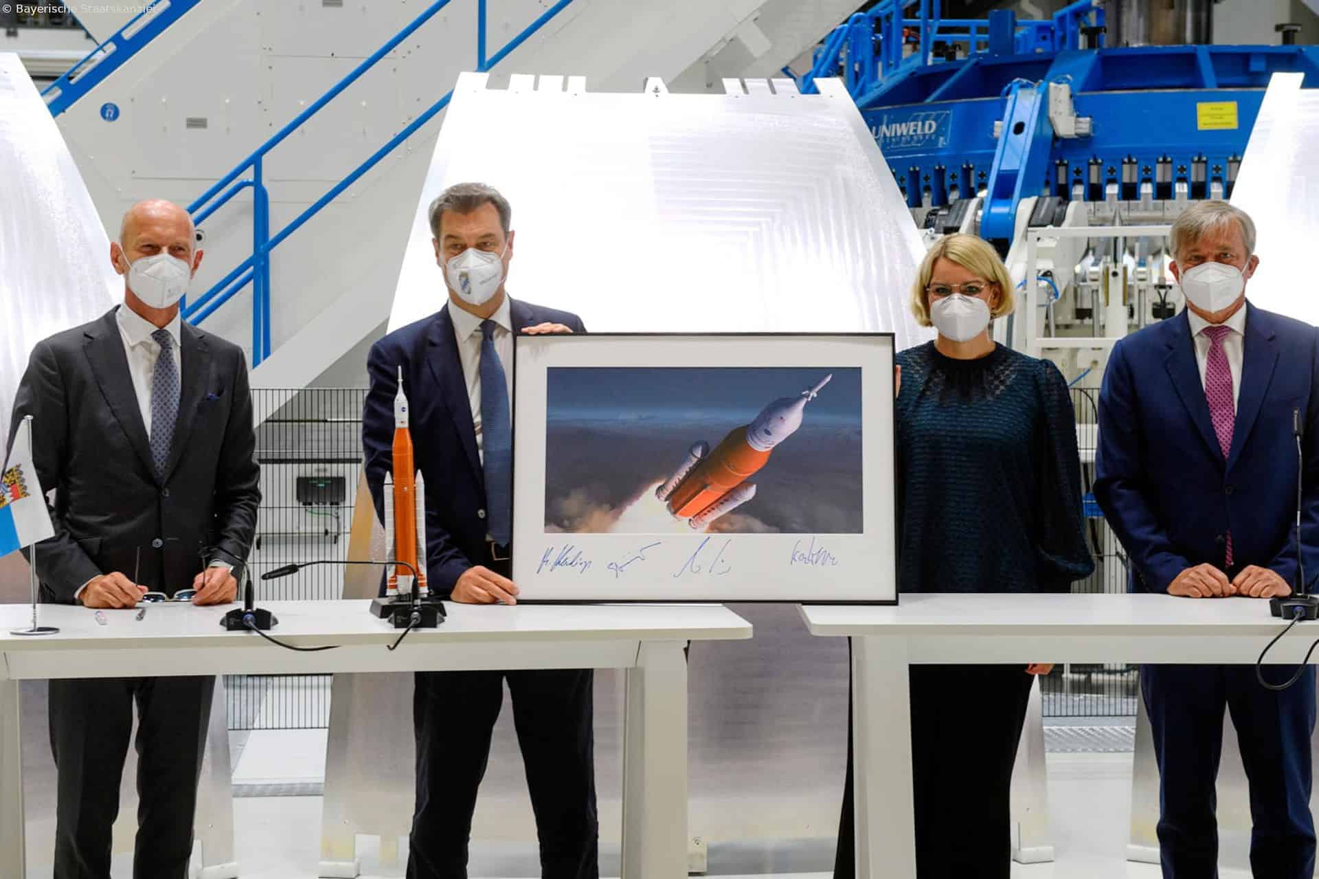 Rakete SLS mit Teilen von MT Aerospace aus Bayern