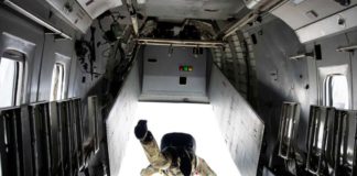 KSK und Gebirgsjägerbrigade beim Fallschirmspringen