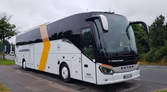 Flughafen Innsbruck gesperrt: Lufthansa-Fluggäste pendeln per Bus nach München Lufthansa Express Bus pendelt zweimal täglich zwischen dem Flughafen Innsbruck und dem Münchner Flughafen