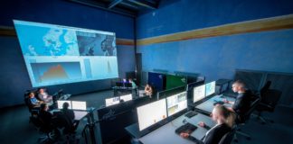 DLR Airport und Control Center Simulator (ACCES): Im DLR Airport and Control Center Simulator (ACCES) wird der erste Demonstrator des Launch-Coordination-Center (LCC) aufgebaut.