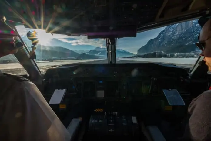 Austrian Airlines Cockpit Dash 8