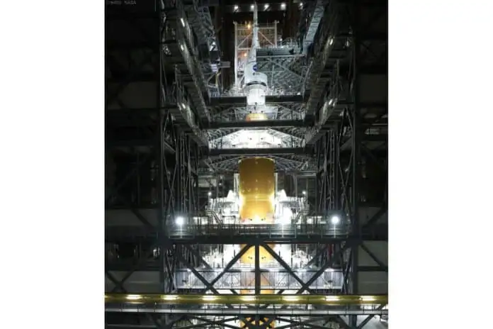 NASA Schwerlastrakete Space Launch System (SLS) und Crew-Modul Orion NASA will mit Schwerlastrakete Space Launch System (SLS) und Crew-Modul Orion zum Mond fliegen.