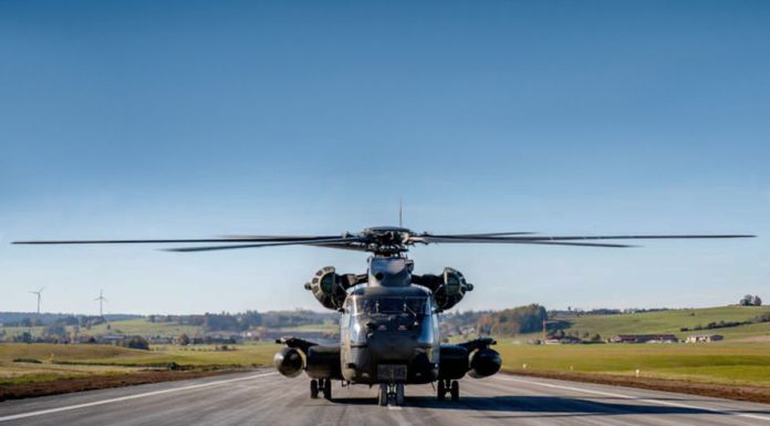 Lufttransportschule startet auf neuer Piste in Altenstadt Transporthubschrauber vom Typ CH-53