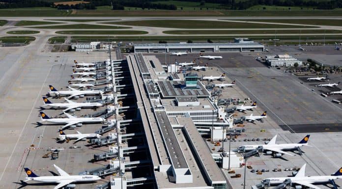 USA ab Flughafen MUC: Satellit am Terminal 2 offen Flughafen München Terminal 2 und das Satellitengebäude