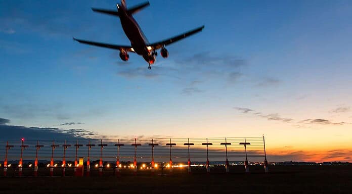 Flughafen Stuttgart überprüft Instrumentenlandesystem ILS Flughafen Stuttgart