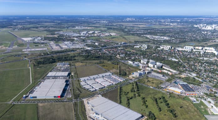 Business Park Berlin: FBB verkauft 63 ha-Areal in BER-Nähe an SEGRO Luftbild des Flughafens BER