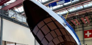 Spitze der Ariane-5-Rakete bestehend aus einer Nutzlastverkleidung von RUAG International