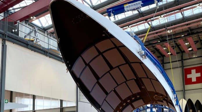 James-Webb-Weltraumteleskop startet mit Technik von RUAG Spitze der Ariane-5-Rakete bestehend aus einer Nutzlastverkleidung von RUAG International