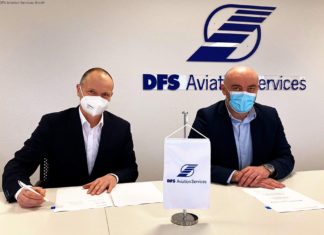 Andreas Pötzsch, Geschäftsführer DFS Aviation Services, und Teo Bratinĉević, Executive Director of Corporate Functions bei Croatia Control unterzeichnen Memorandum of Cooperation